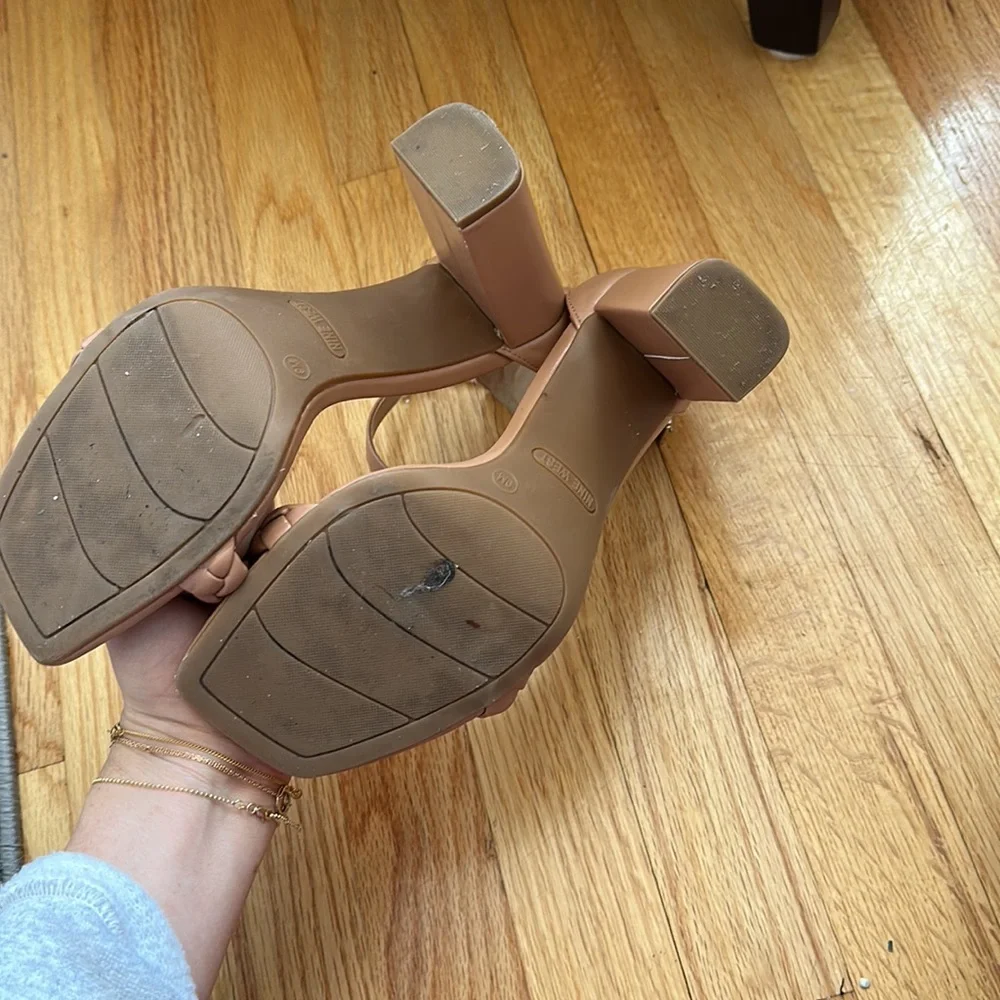 Nine West worn handful